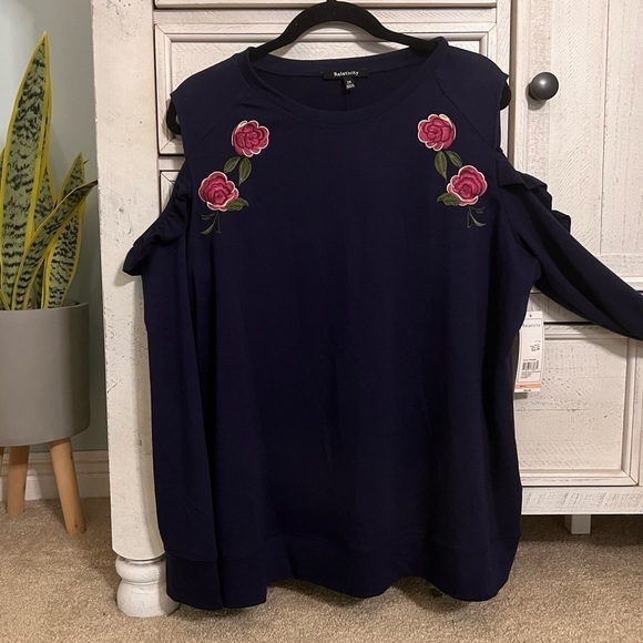 Relativity Double Rose Cold Shoulder Navy Blue Long Sleeve Ruffle Top 2X - Picture 1 of 8